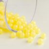 Bola Acrílica Leitosa 8mm Furo Passante Amarelo. 500g - 1.850 Peças