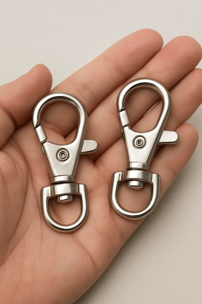 Fecho Mosquetão 31mm Banho Prata - 50 Peças